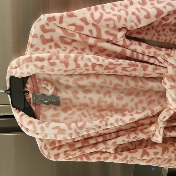 💕PJ SALVAGE💕 Robe ~ Blush Pink Animal Print Medium M NWL - Picture 7 of 11